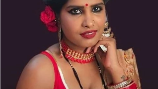 Sexy Indian actress Teju Ashwini in provocative pose